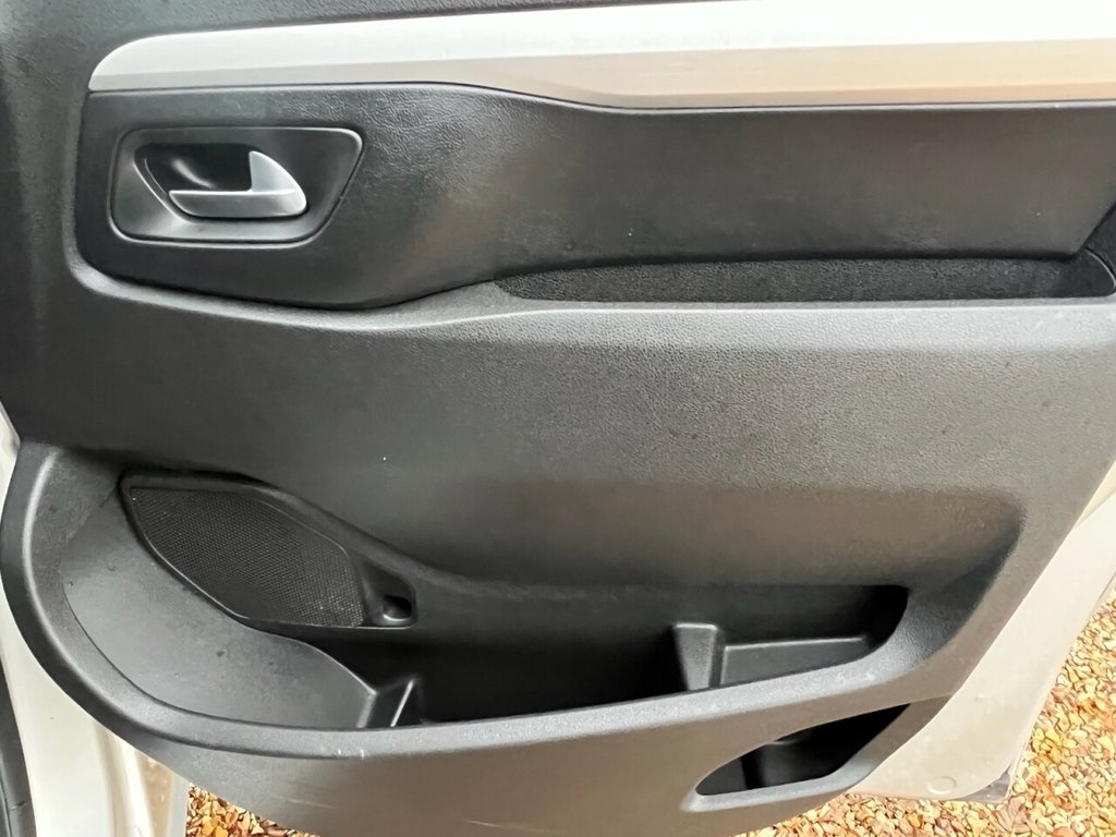 Used Peugeot Traveller 2019 for sale - 76338639: Photo 32