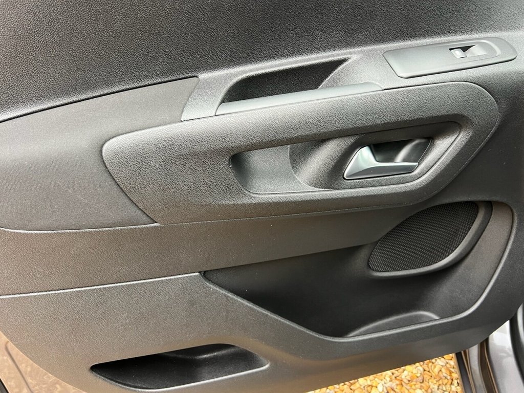 Used Vauxhall Combo Life 2018 for sale - 76223987: Photo 22