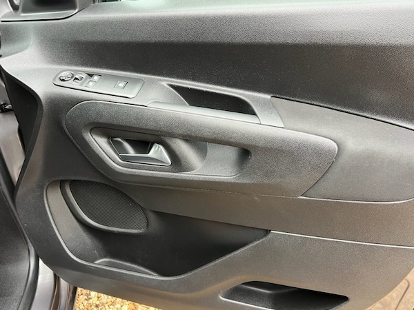Used Vauxhall Combo Life 2018 for sale - 76223987: Photo 23
