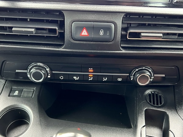 Used Vauxhall Combo Life 2018 for sale - 76223987: Photo 32
