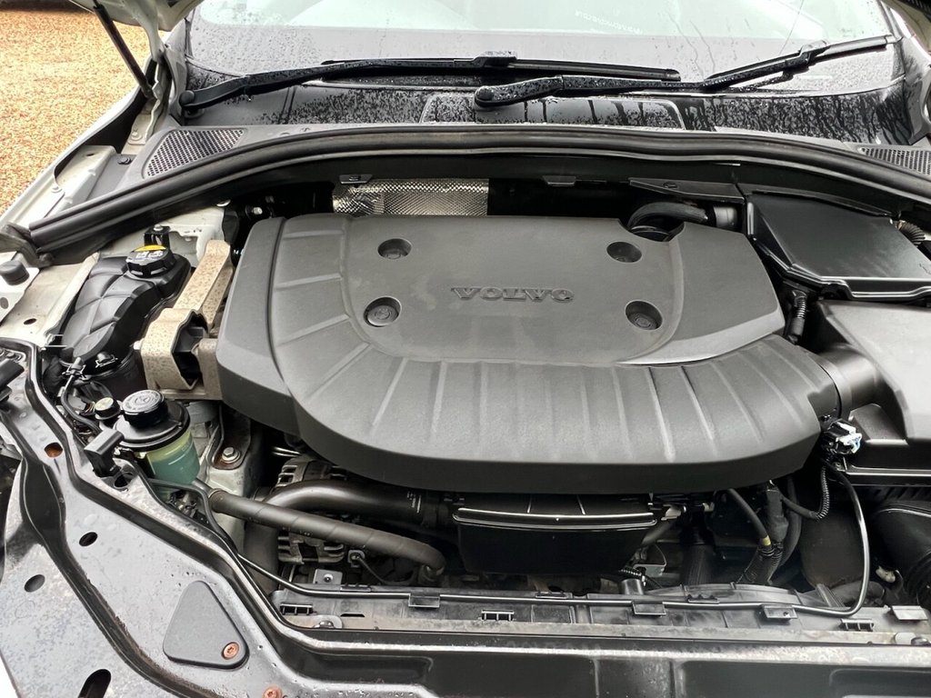 Used Volvo XC60 2015 for sale - 77212555: Photo 16