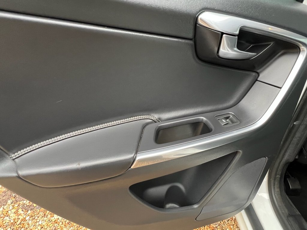 Used Volvo XC60 2015 for sale - 77212555: Photo 20