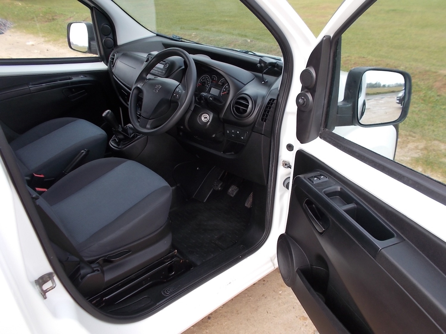 Used Peugeot Bipper 2015 for sale - 76945413: Photo 8