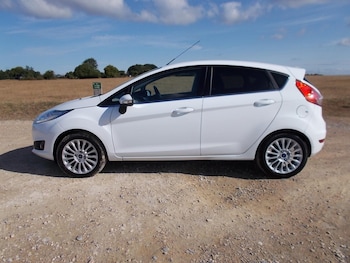 Used Ford Fiesta 2014 for sale - 76063799: Photo