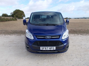 Used Ford Tourneo Custom 2017 for sale - 76063810: Photo