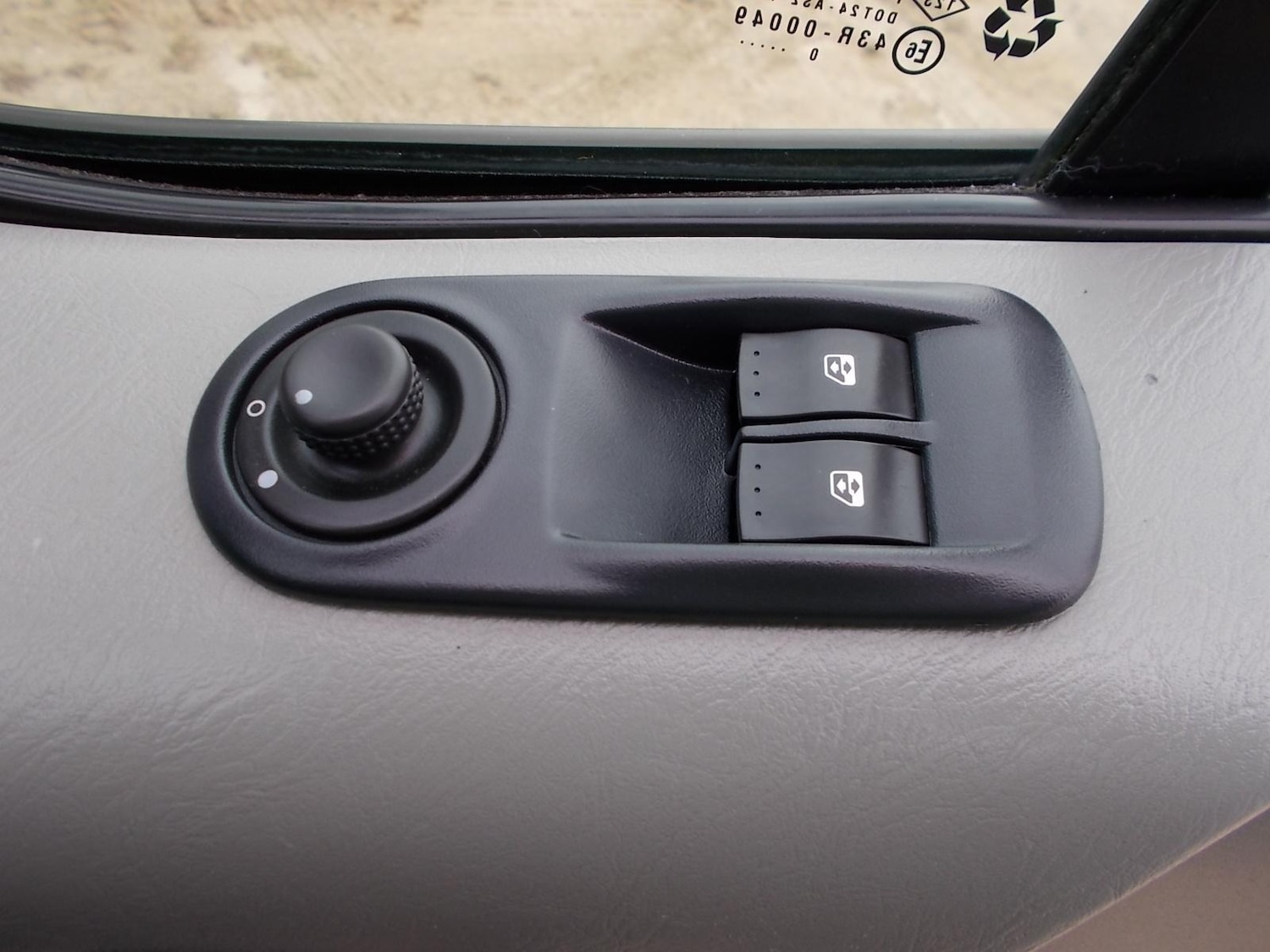 Used Vauxhall Vivaro 2011 for sale - 76063773: Photo 10