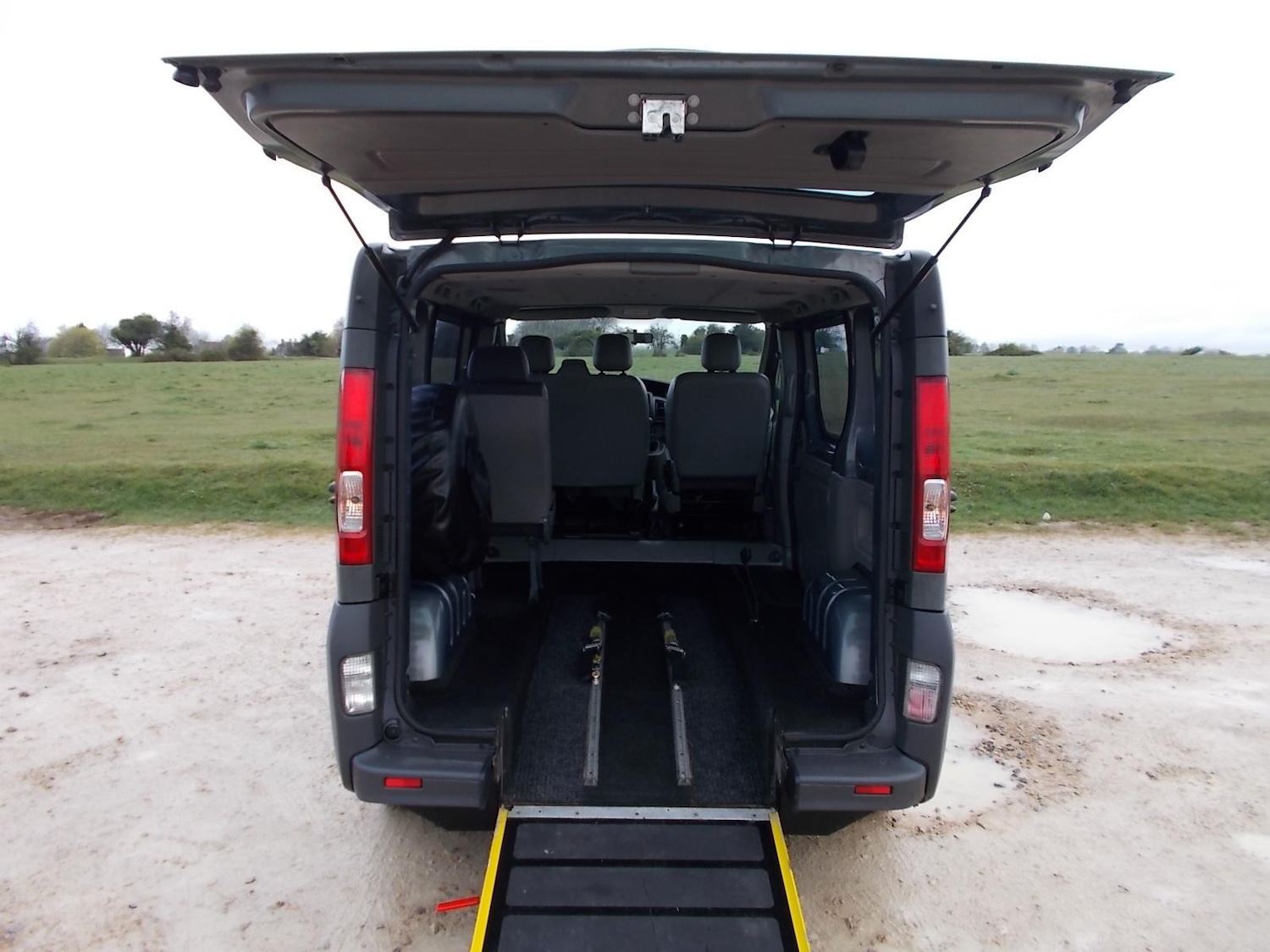 Used Vauxhall Vivaro 2011 for sale - 76063773: Photo 5