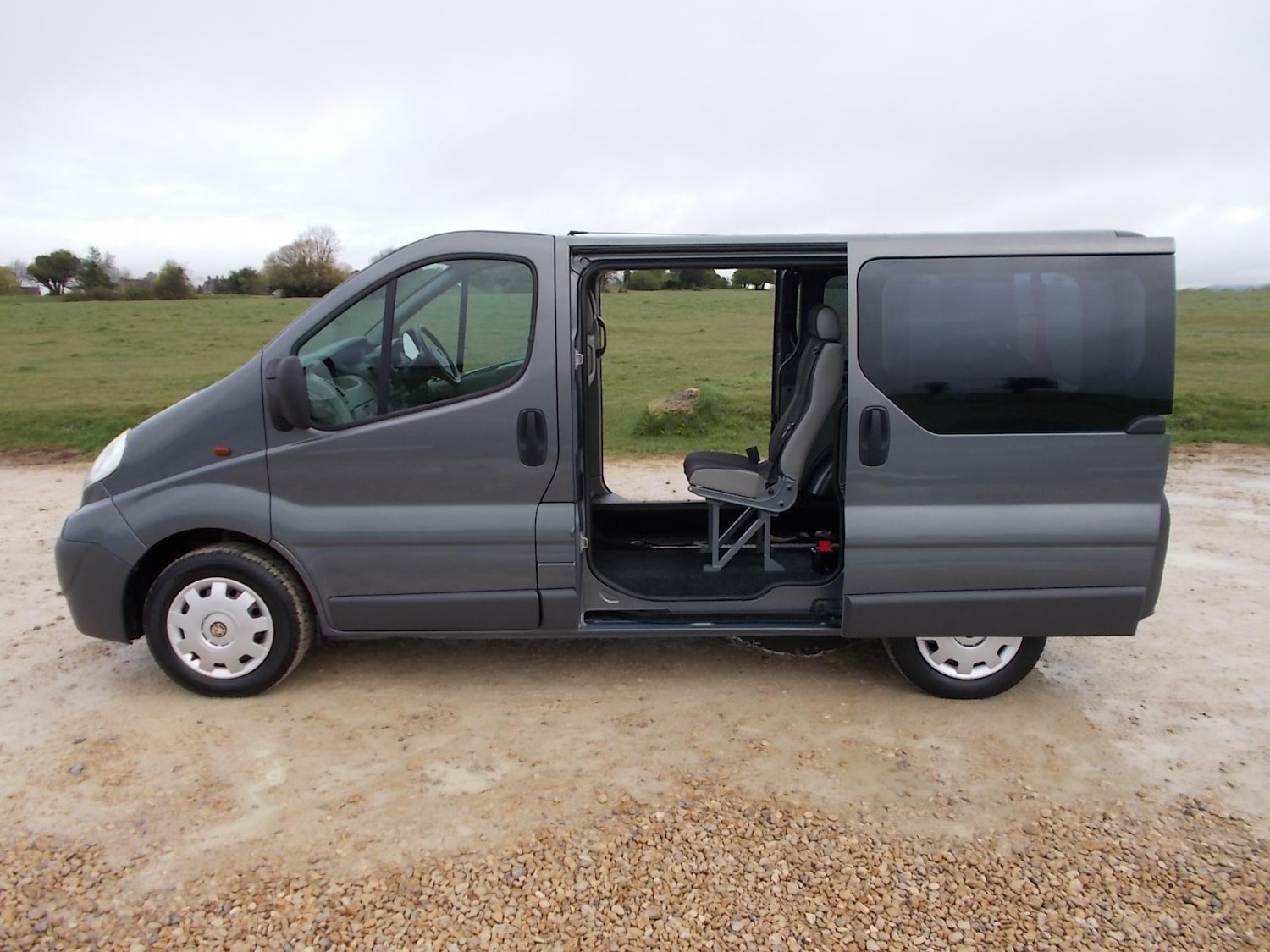Used Vauxhall Vivaro 2011 for sale - 76063773: Photo 6