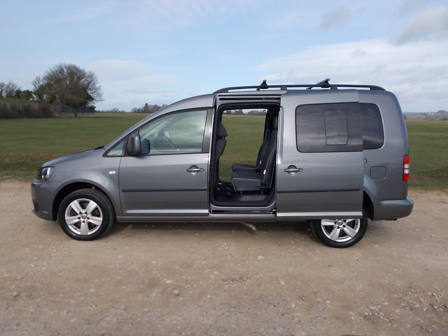 Used Volkswagen Caddy Maxi Life 2015 for sale - 77452550: Photo 5