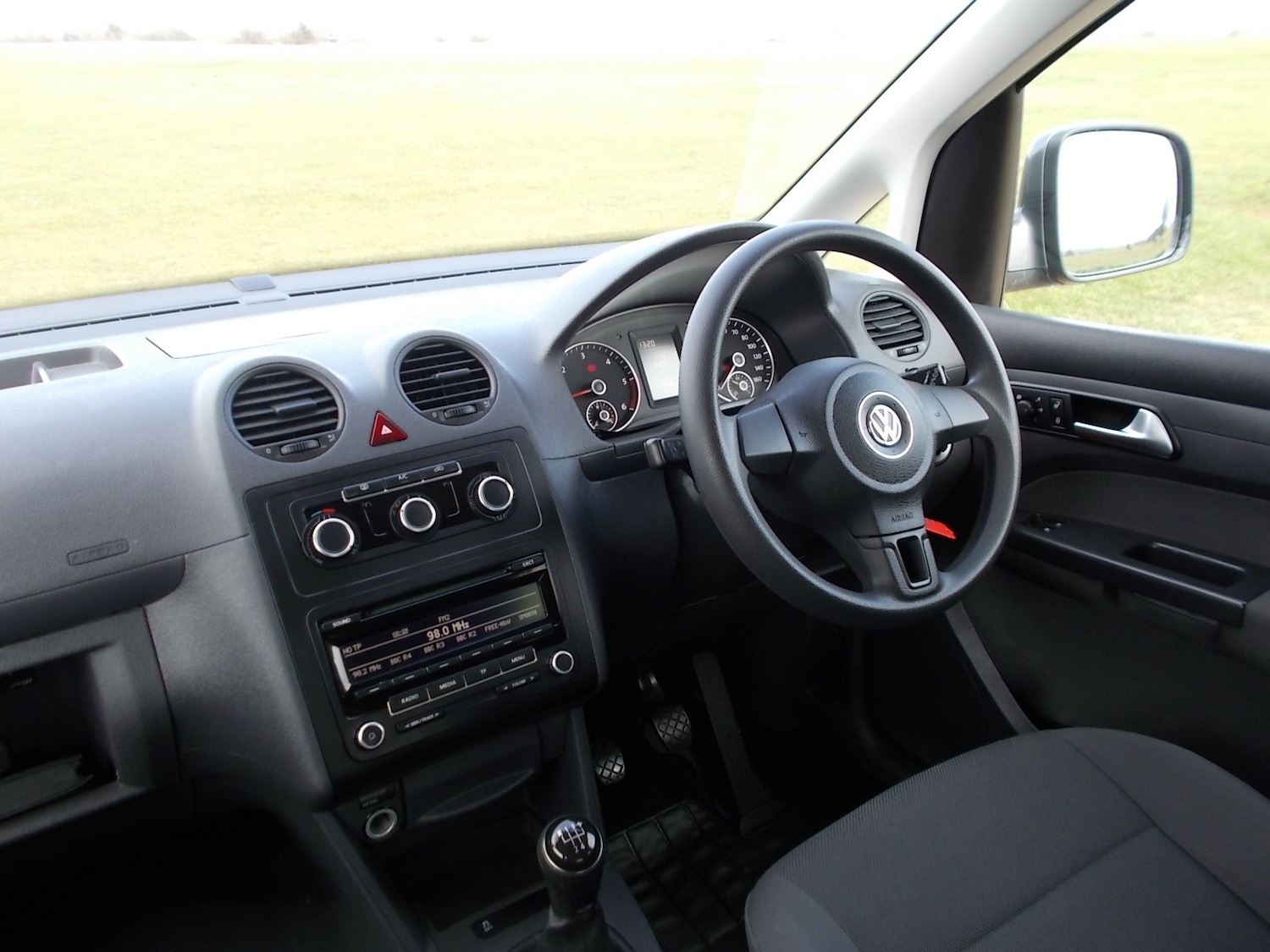 Used Volkswagen Caddy Maxi Life 2015 for sale - 77452550: Photo 7