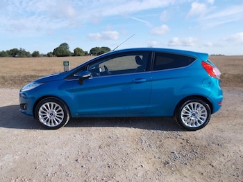 Used Ford Fiesta 2013 for sale - 76063800: Photo
