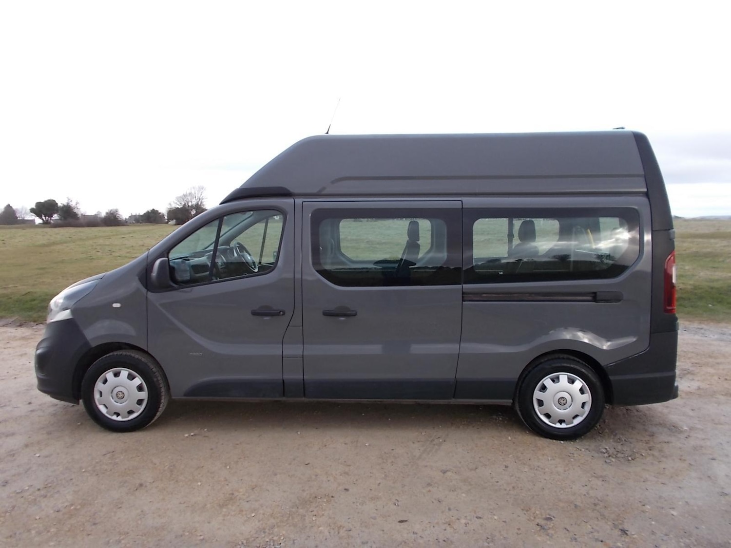 Used Vauxhall Vivaro 2017 for sale - 76063787: Photo 2