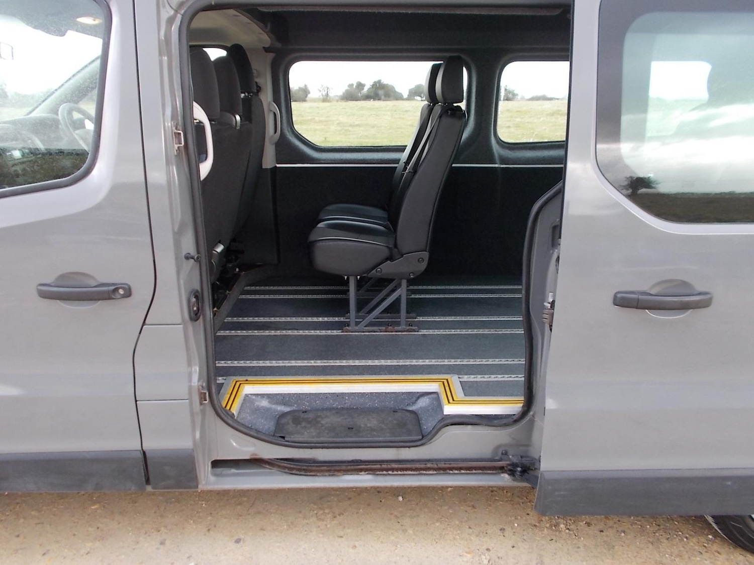 Used Vauxhall Vivaro 2017 for sale - 76063787: Photo 8