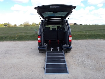 Used Volkswagen Caddy Maxi Life 2011 for sale - 78219632: Photo