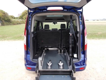 Used Ford Tourneo Connect 2015 for sale - 76063808: Photo