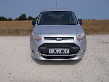 Used Ford Tourneo Connect 2015 for sale - 79101731: Photo