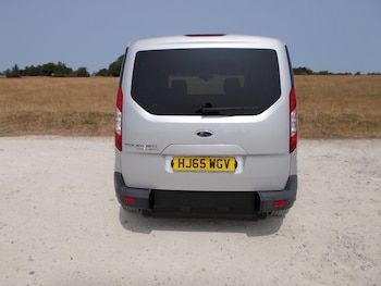 Used Ford Tourneo Connect 2015 for sale - 79101731: Photo