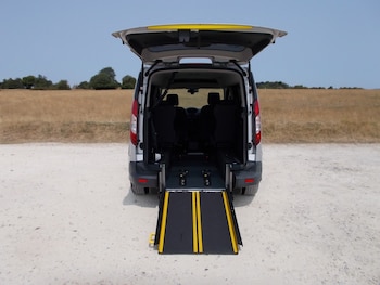 Used Ford Tourneo Connect 2015 for sale - 79101731: Photo