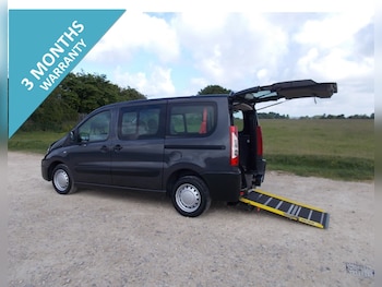 2012 (12) - WHEELCHAIE ACCESSIBLE MINIBUS /CAR 5-Door