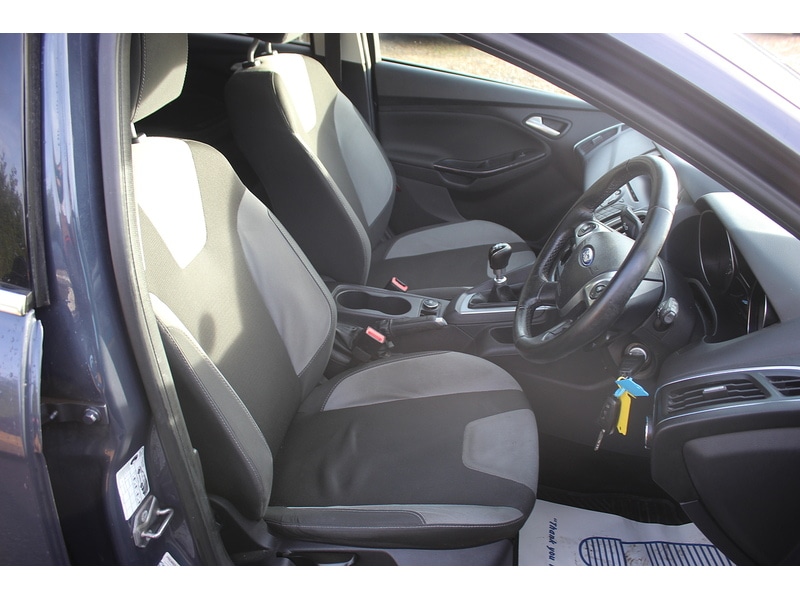 Used Ford Focus 2012 for sale - 76510393: Photo 11
