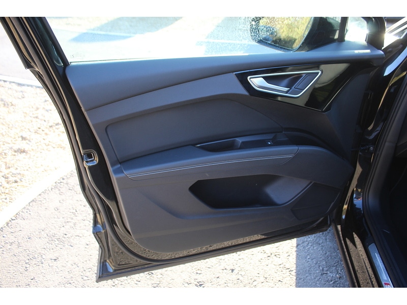 Used Audi Q4 e-tron 2022 for sale - 76542836: Photo 29