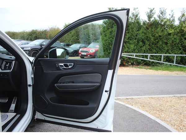 Used Volvo XC60 2022 for sale - 76193944: Photo 32