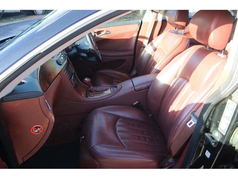 Used Mercedes-Benz CLS 2005 for sale - 76670705: Photo 12