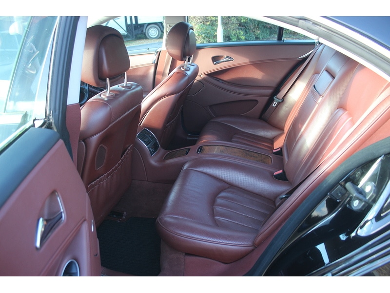 Used Mercedes-Benz CLS 2005 for sale - 76670705: Photo 13