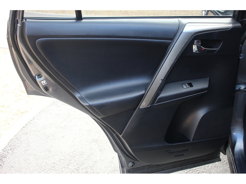 Used Toyota RAV4 2015 for sale - 78054259: Photo 32