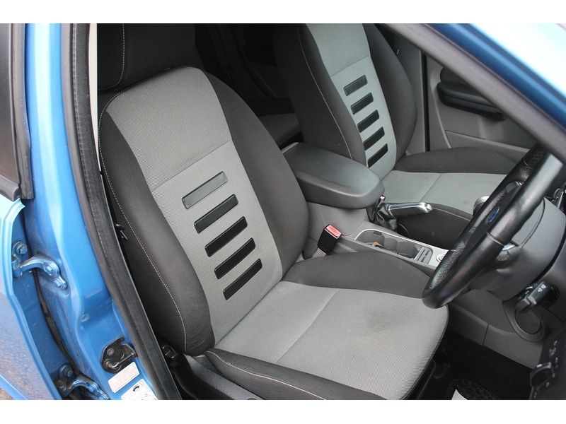 Used Ford Focus 2010 for sale - 76320059: Photo 11