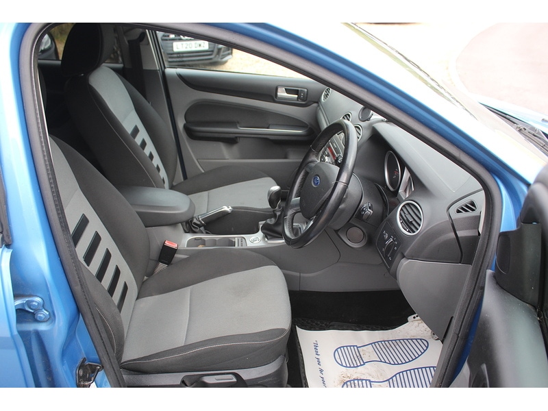 Used Ford Focus 2010 for sale - 76320059: Photo 12