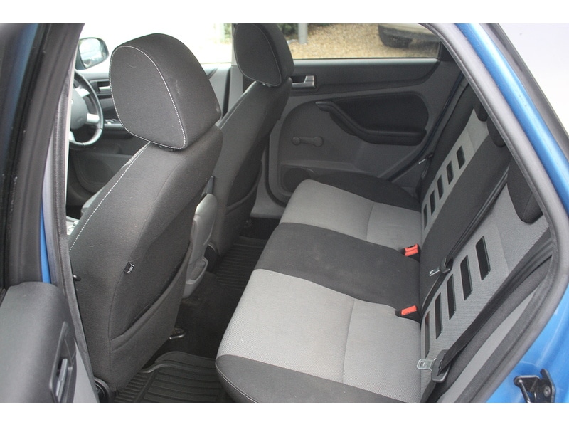 Used Ford Focus 2010 for sale - 76320059: Photo 14