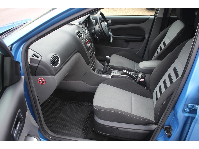 Used Ford Focus 2010 for sale - 76320059: Photo 15