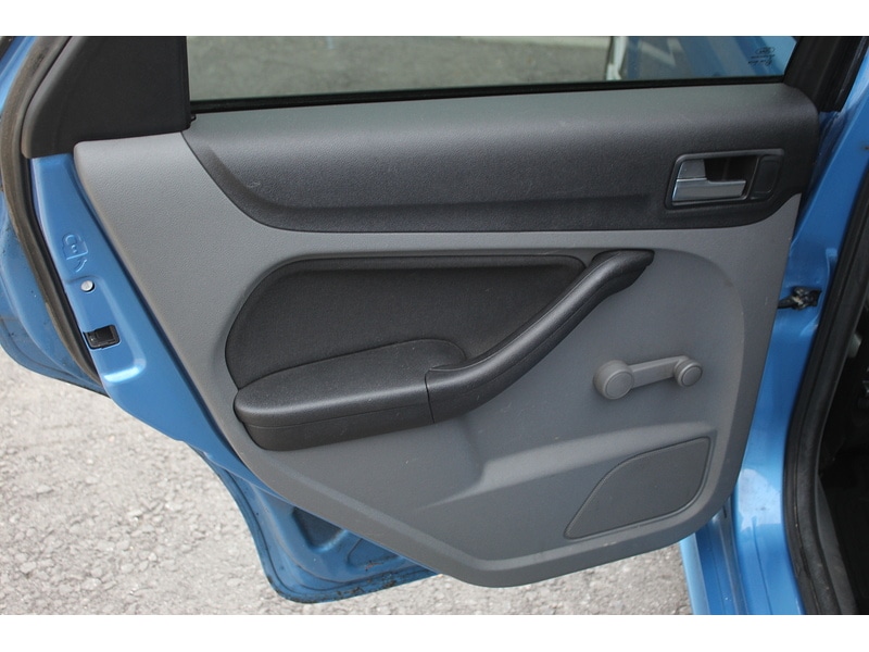Used Ford Focus 2010 for sale - 76320059: Photo 18