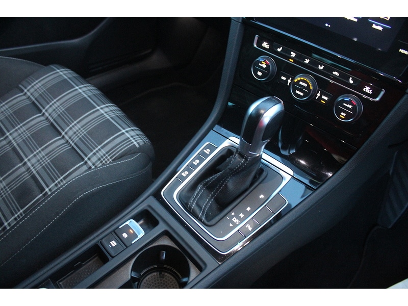 Used Volkswagen Golf 2018 for sale - 77159053: Photo 25