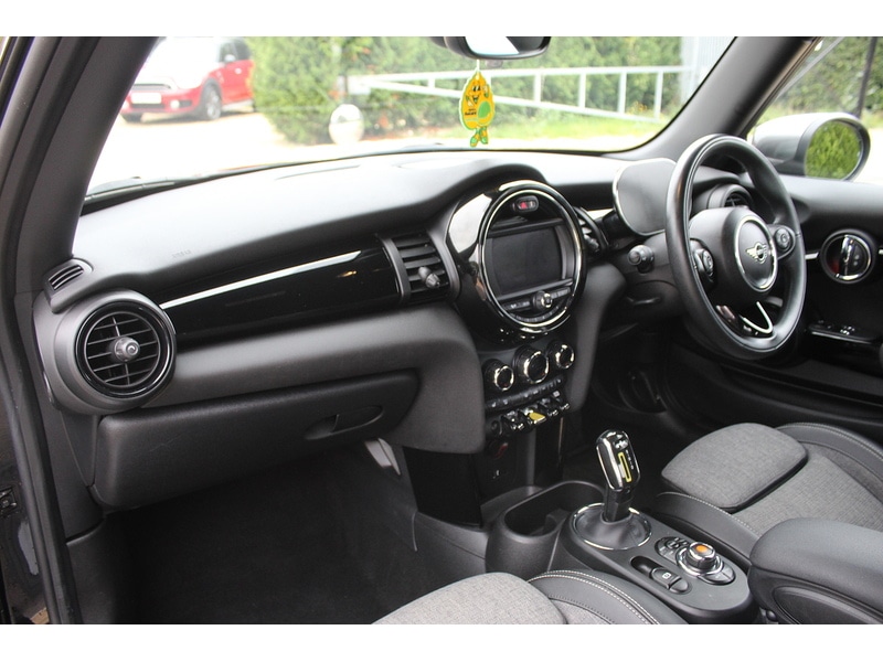 Used MINI Electric Hatch 2020 for sale - 76210944: Photo 16