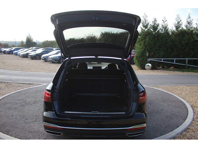 Used Audi A4 Avant 2019 for sale - 76206696: Photo 38