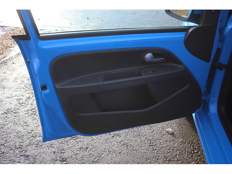 Used Volkswagen up! 2014 for sale - 76934909: Photo 19