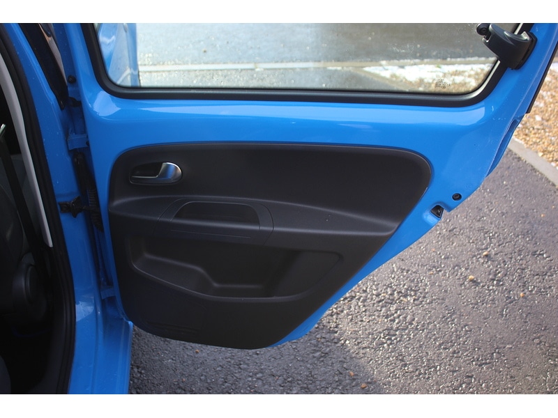 Used Volkswagen up! 2014 for sale - 76934909: Photo 21