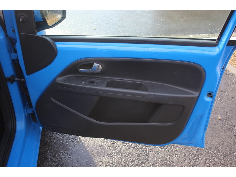 Used Volkswagen up! 2014 for sale - 76934909: Photo 22