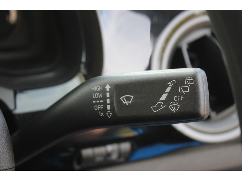 Used Volkswagen up! 2014 for sale - 76934909: Photo 24