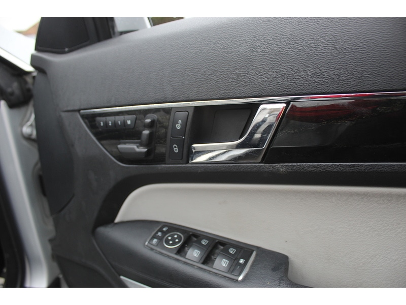 Used Mercedes-Benz E Class 2011 for sale - 77399904: Photo 27