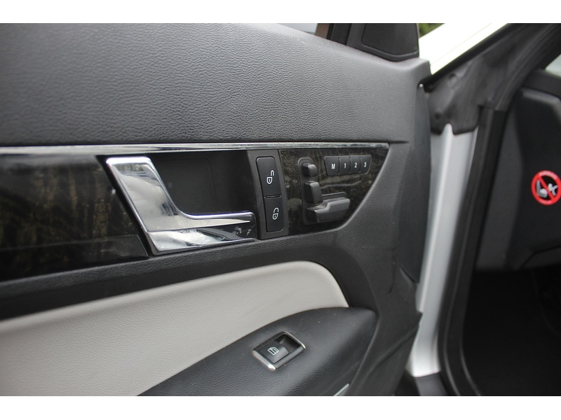 Used Mercedes-Benz E Class 2011 for sale - 77399904: Photo 28