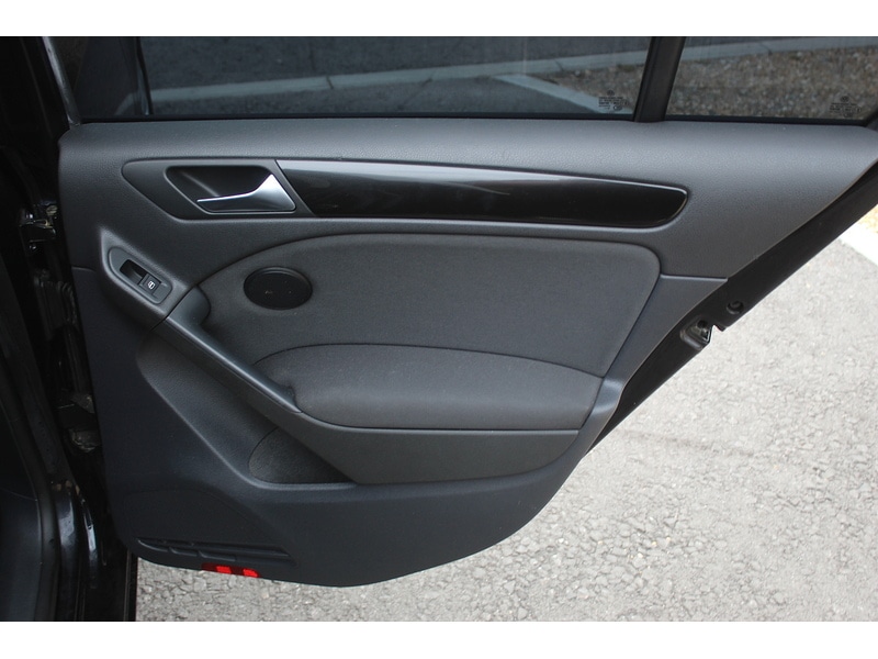Used Volkswagen Golf 2010 for sale - 76368327: Photo 17