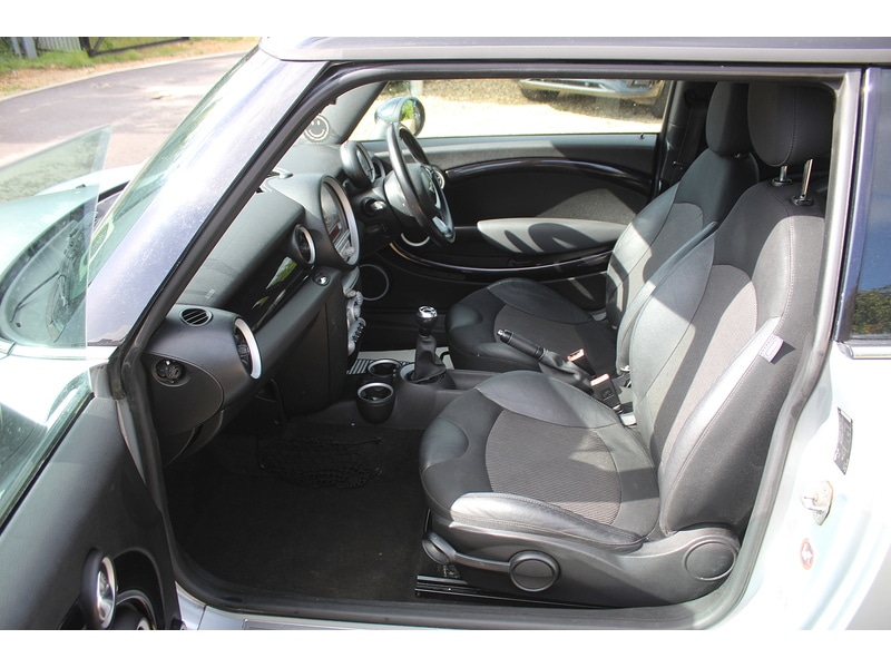 Used MINI Hatch 2010 for sale - 76163680: Photo 15