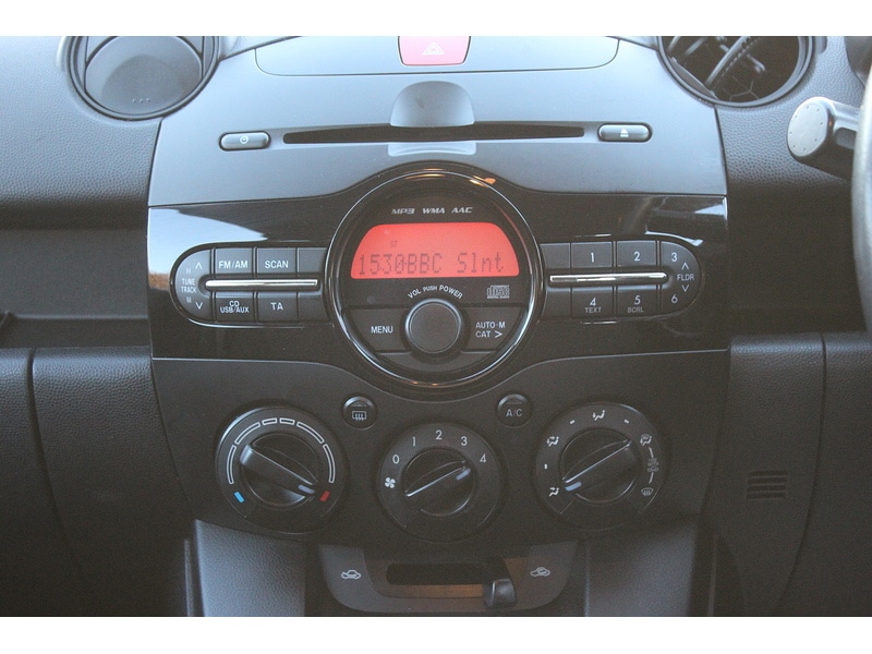 Used Mazda Mazda2 2014 for sale - 76831673: Photo 16