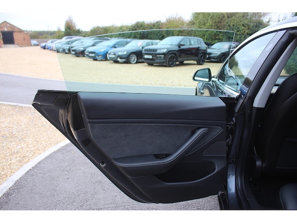 Used Tesla Model 3 2019 for sale - 76253228: Photo 40
