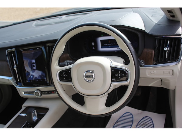 Used Volvo V90 Cross Country 2022 for sale - 75693630: Photo 13