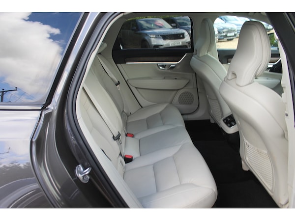 Used Volvo V90 Cross Country 2022 for sale - 75693630: Photo 18
