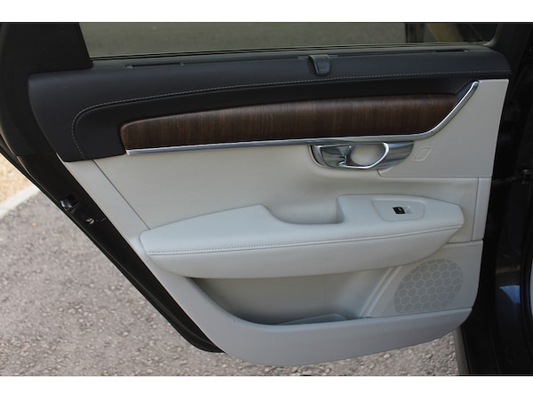 Used Volvo V90 Cross Country 2022 for sale - 75693630: Photo 32